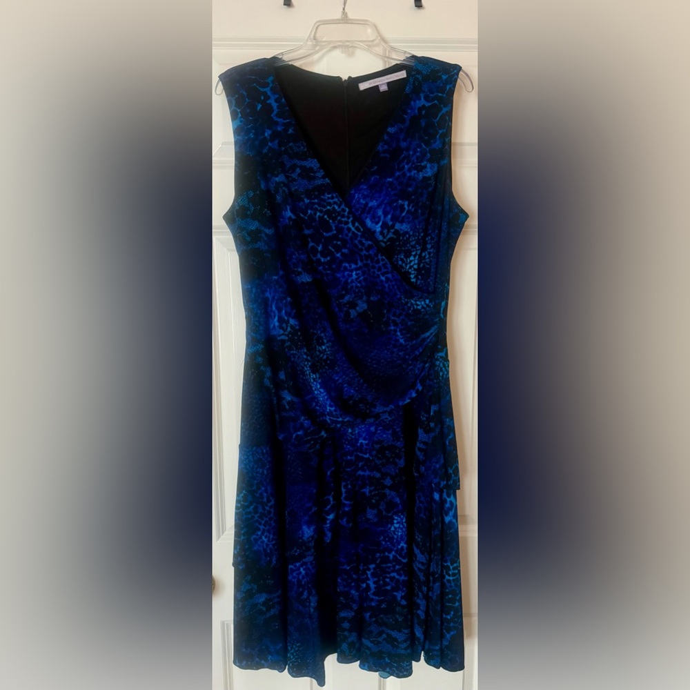 Carmen Marc Valvo Luxe Blue Patterned Dress